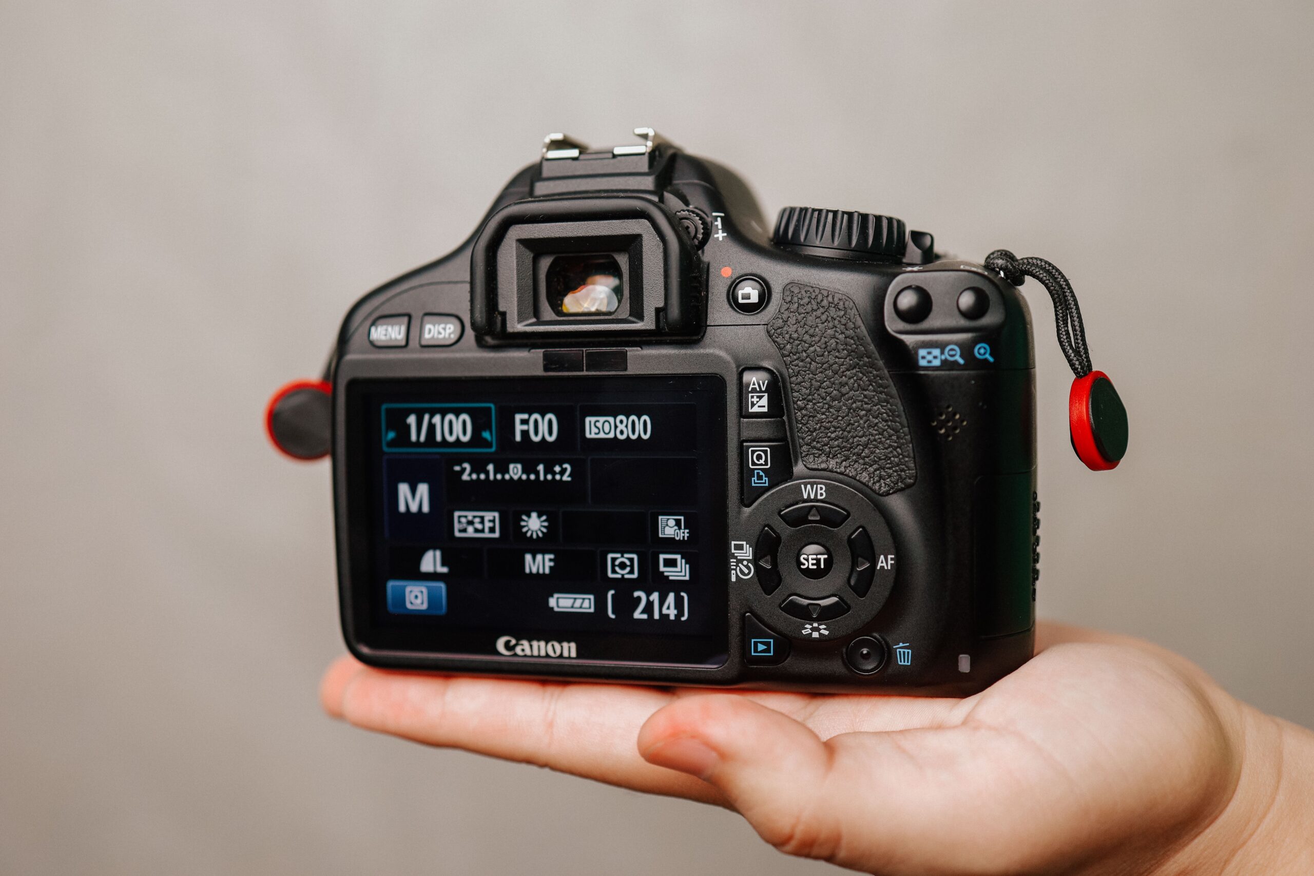Canon pronta a lanciare nuove Mirrorless EOS R e una APS-C