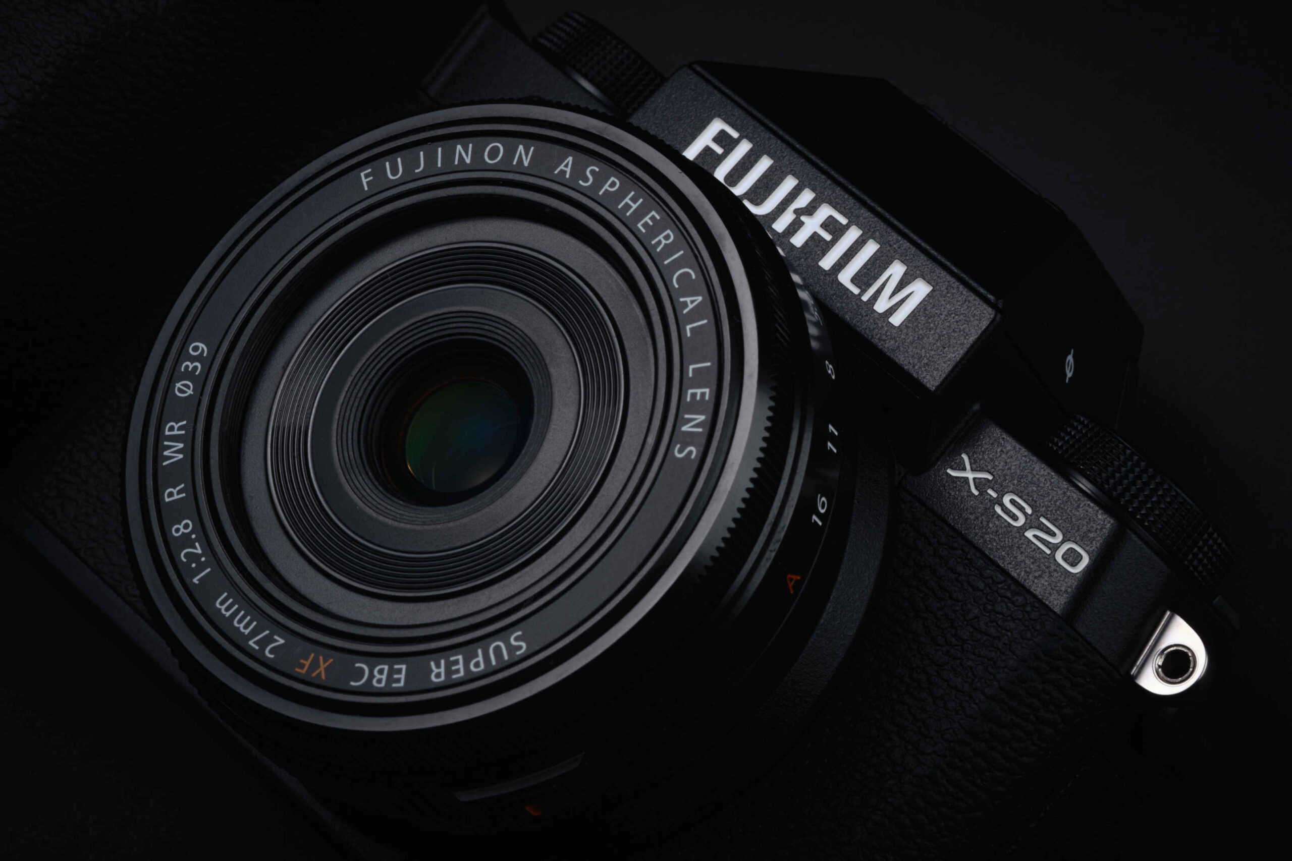 Fujifilm presenta le sue novità: nuovo corpo, nuova lente e nuova APP!
